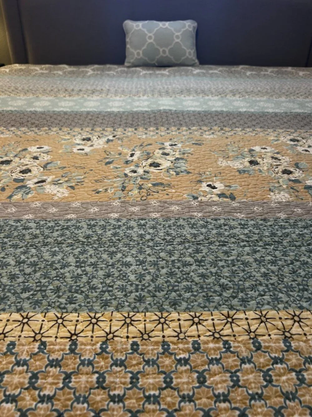 Bedding - Coverlet